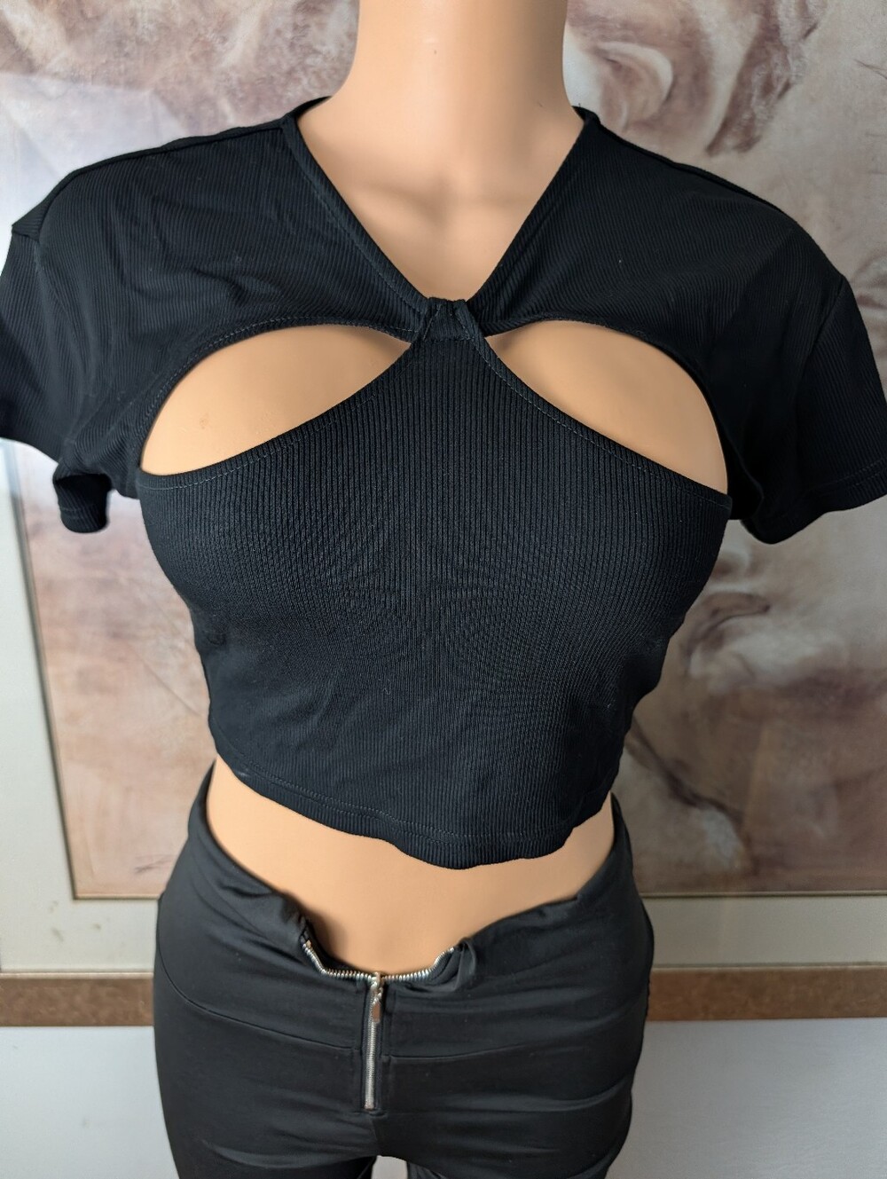 AKIRA Paxton Sexy Cutout Crop Top Short Sleeve Black Size S